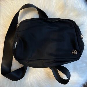 Lululemon belt bag larger size